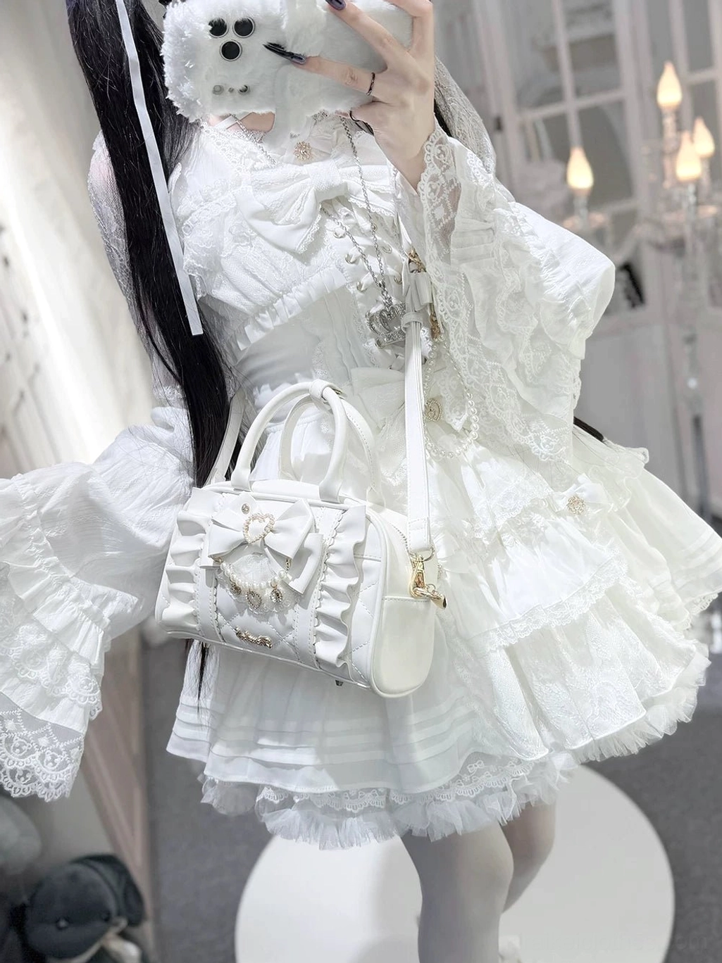Jirai Kei handbag material quality closeup showing PU leather texture and artificial pearl luster