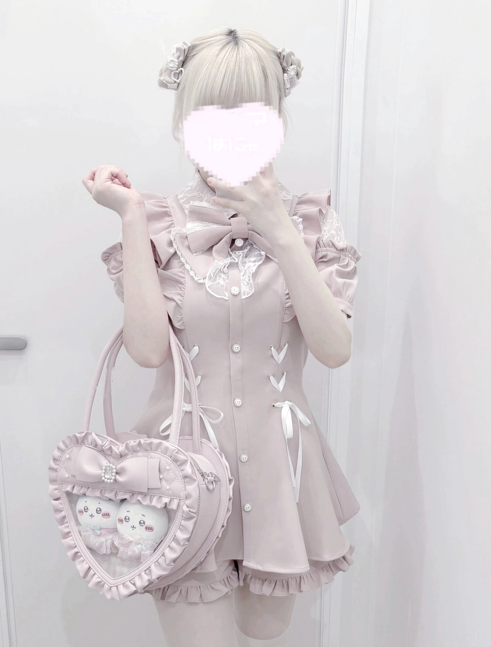 Jirai Kei heart-shaped itabag detachable pinning board component featuring modular design for rotating pin displays and collectible showcase customization