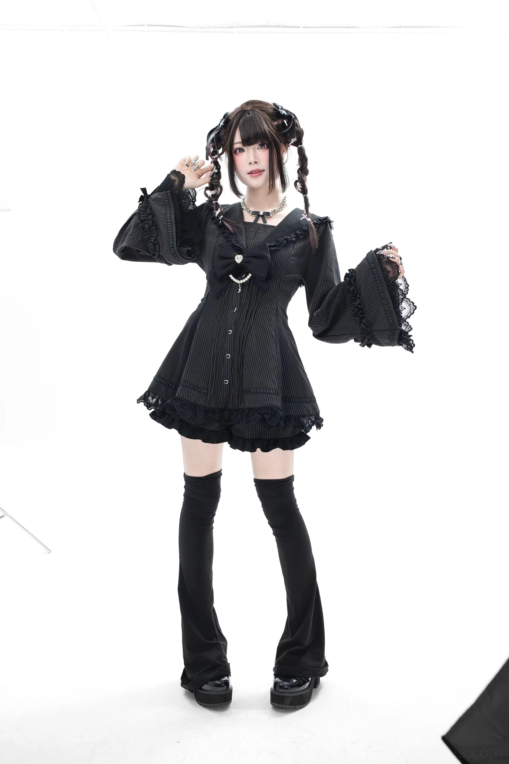 Jirai Kei hime sleeve dress back view displaying lace-up corset closure, delicate lace hem trim, and romantic dark gothic silhouette details for full ensemble styling