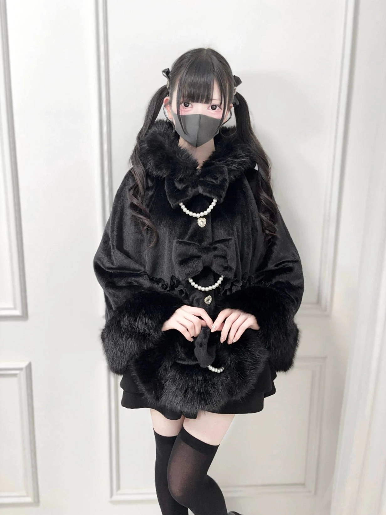 Jirai Kei hooded winter cape size guide and fit measurement details for styling and layering