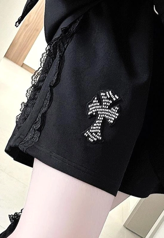 Jirai Kei oversized hoodie with metal ring zipper accents and edgy rebellious hardware details for street style, close-up view of chic decorative zipper pulls