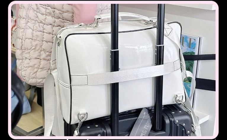 Jirai Kei ita bag convention ready with character window displays and punk aesthetic elements