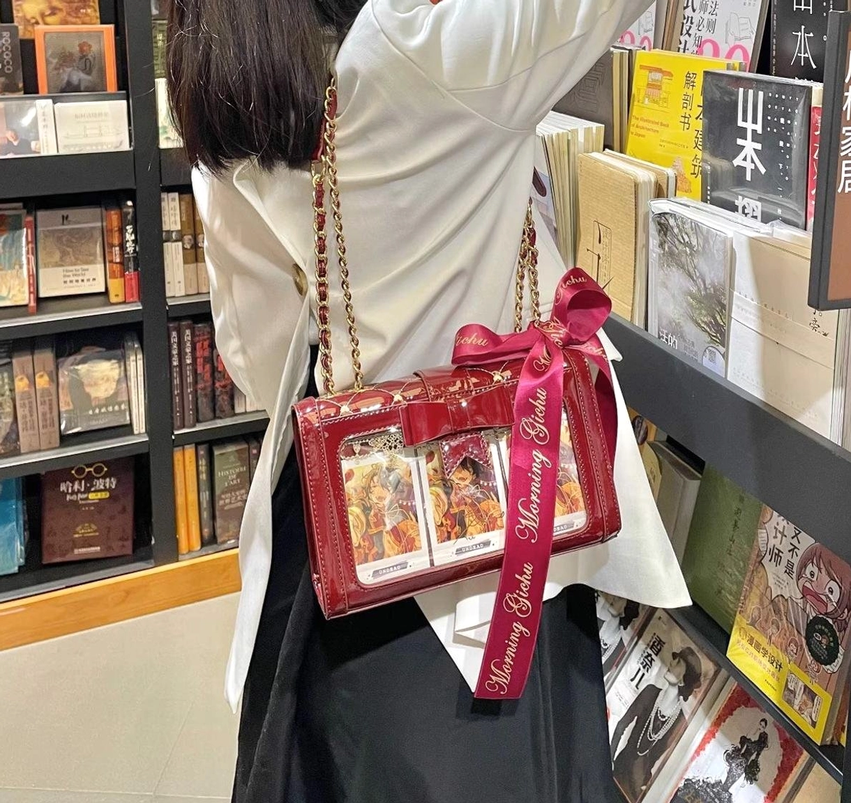 Jirai kei ita shoulder bag removable mesh divider feature shown separately and installed in compartment