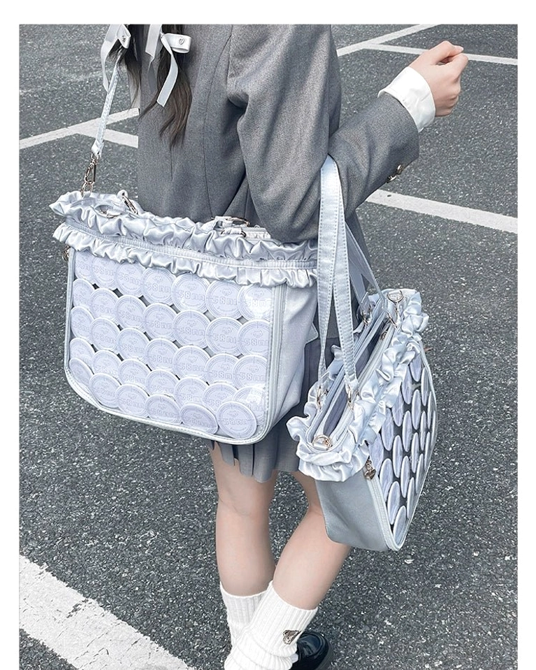 Jirai Kei itabag size comparison regular versus large capacity showing dimension differences and internal storage variations