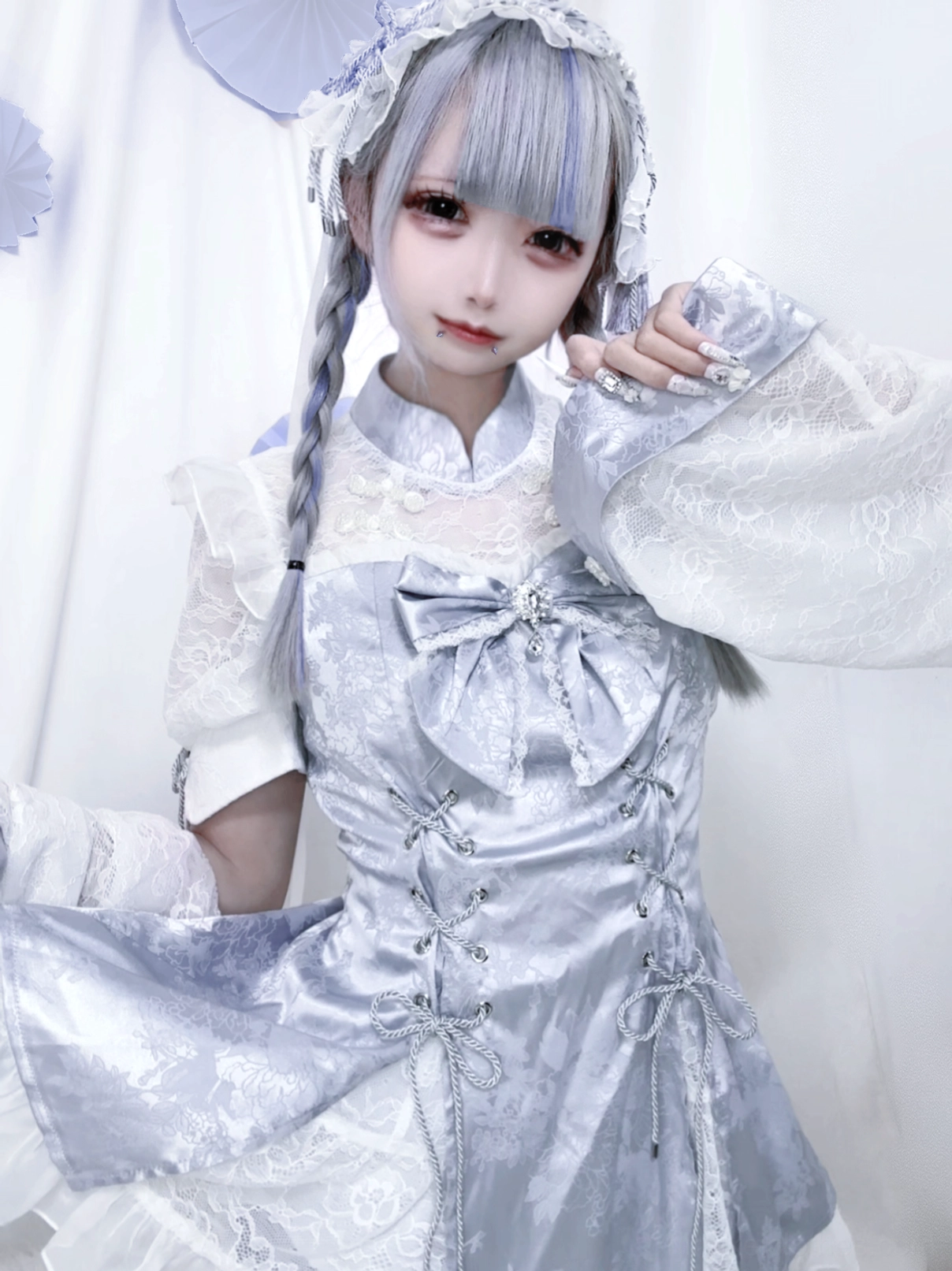 Jirai Kei lace dress set side angle showing decorative waist chains on corset and ruffled hemline