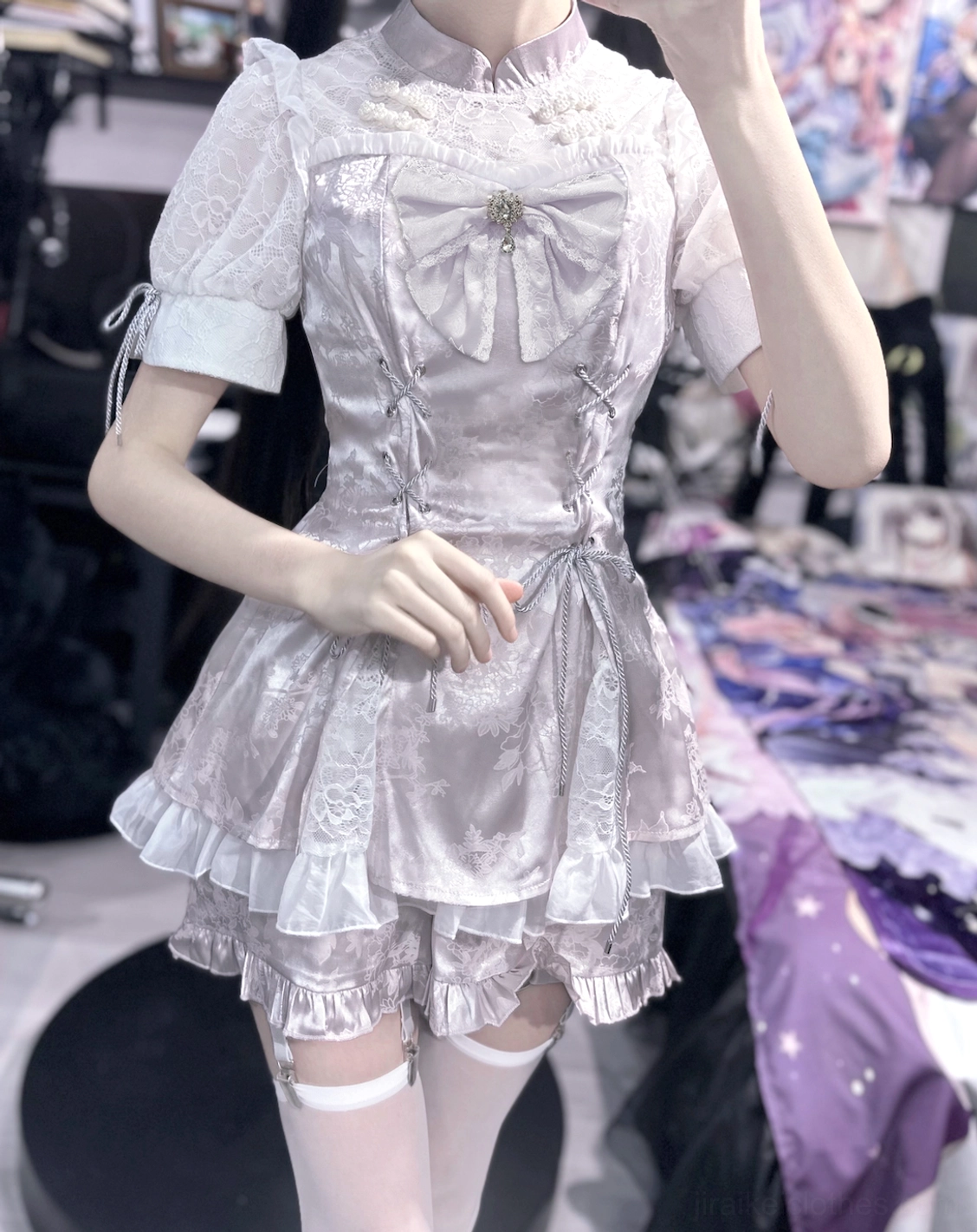 Jirai Kei Chinese lace dress pink variant with coordinating shorts ruffled hemline and side pockets