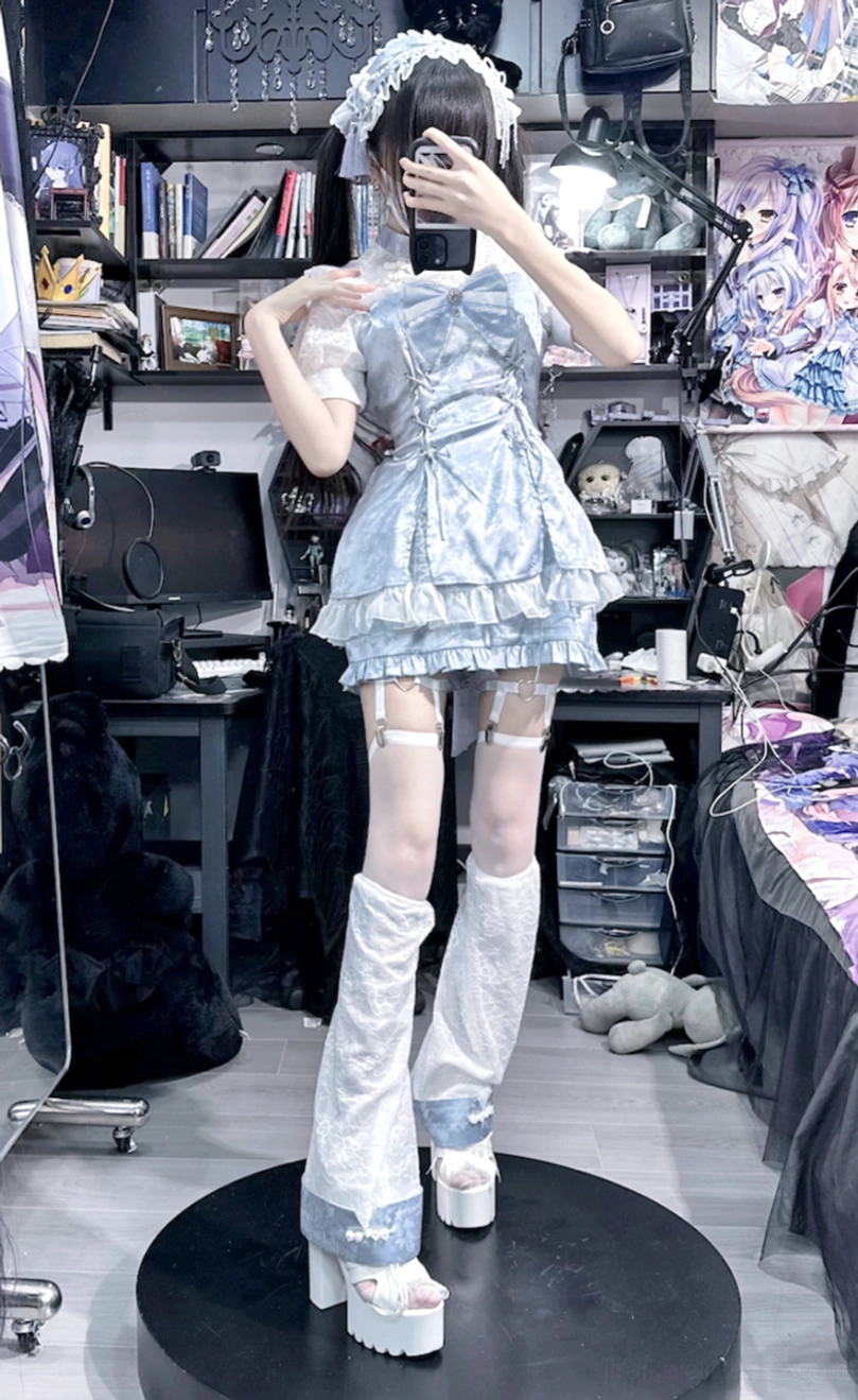 Jirai Kei Chinese lace dress removable butterfly bow detailed close-up showing rhinestone embellishment and attachment