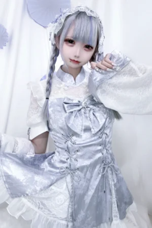 Jirai Kei Chinese style lace dress set side view with asymmetrical ruffled hem and white lace trim details