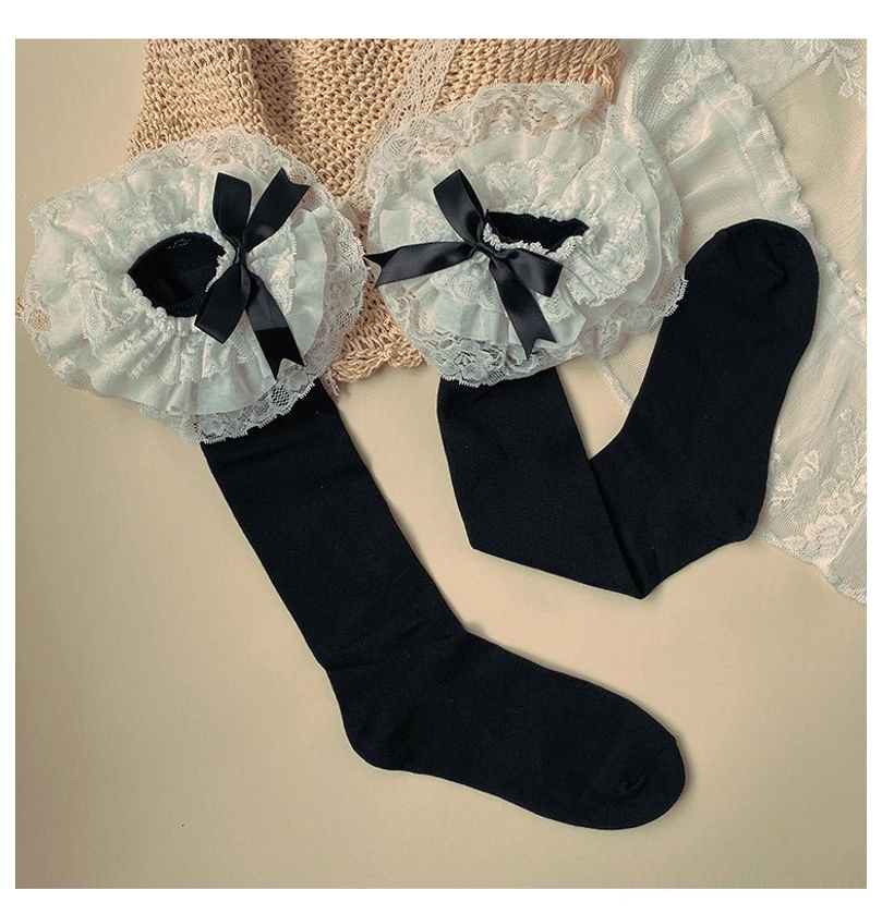 Jirai Kei lace frilled socks style guide pairing black Mary Jane shoes vintage aesthetics romantic chaos fashion
