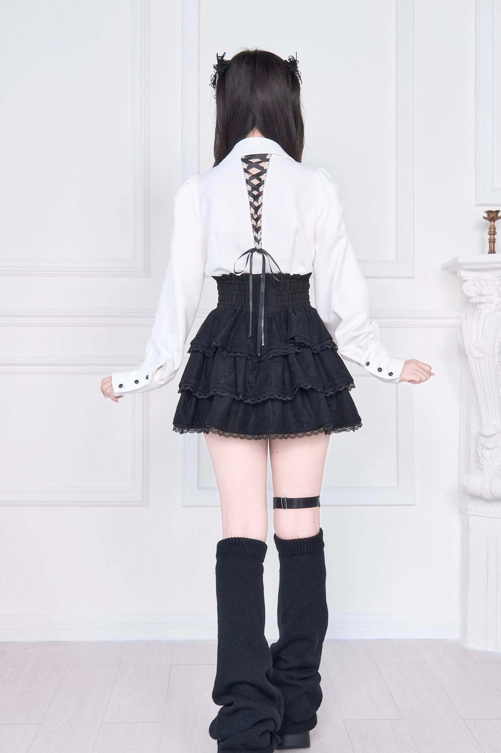 Jirai Kei two-piece outfit back view lace-up blouse single leg garter black leg warmers