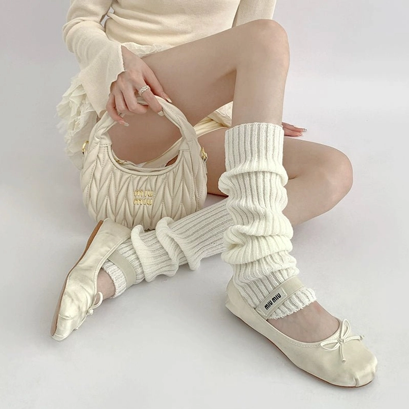 Jirai kei ribbed leg warmer material detail polyester stacked rib texture close-up durability quality craftsmanship