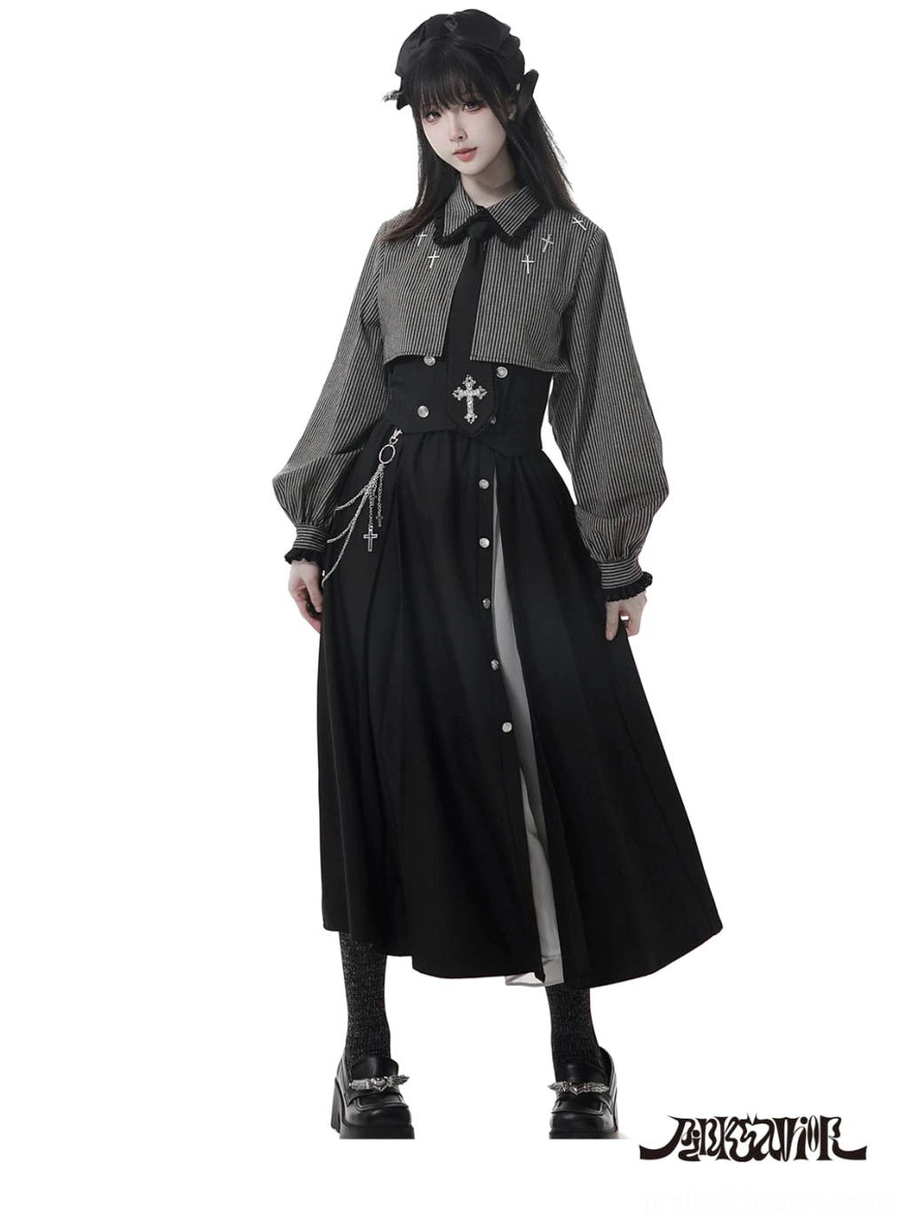 Jirai Kei high-waist long chiffon skirt with side slit and waist chain accessory three-quarter side view model showing elegant silhouette