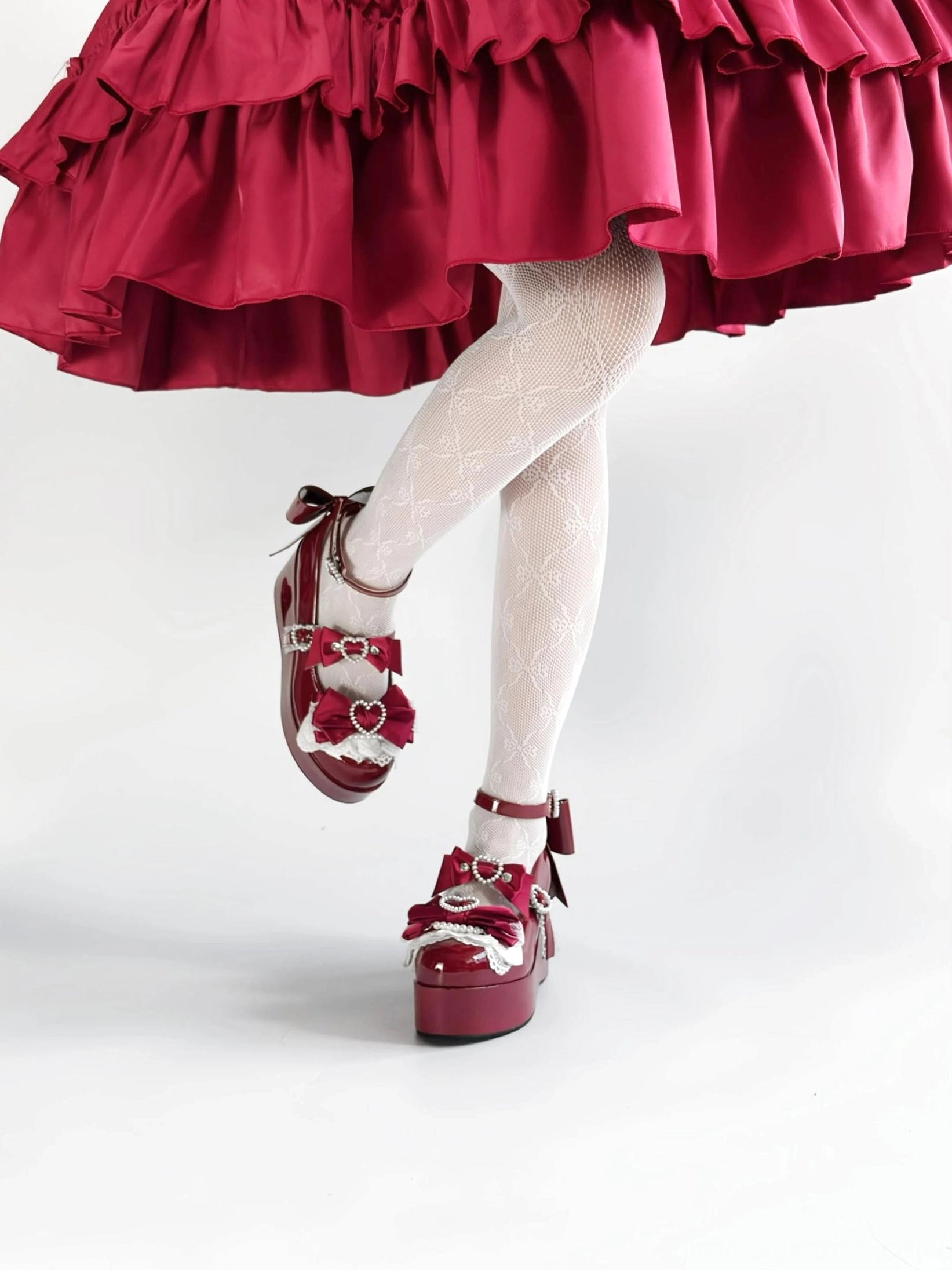 Jirai Kei platform Mary Jane shoe material detail featuring PU construction, patent leather finish, and durability features for everyday wear