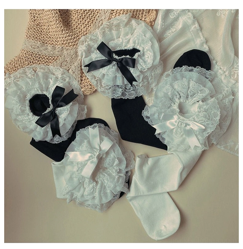 Jirai Kei mid-calf lace socks with Mary Jane shoes outfit aesthetic subculture fashion Japanese street style