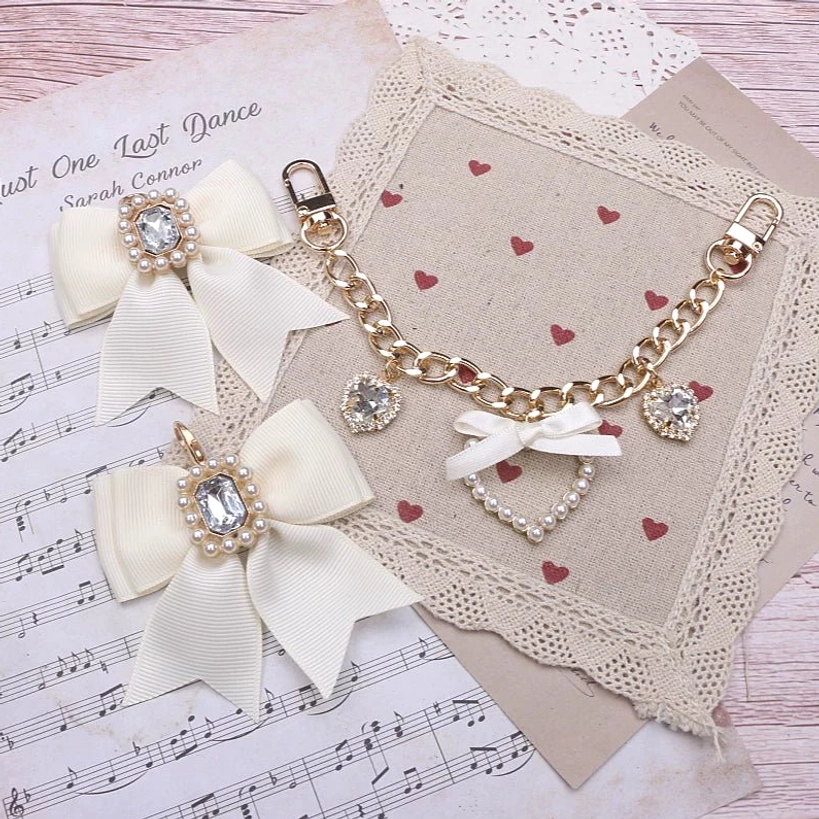 Jirai Kei milky white metal chain charm 9.1 inch 23 cm heart pendant attachment system