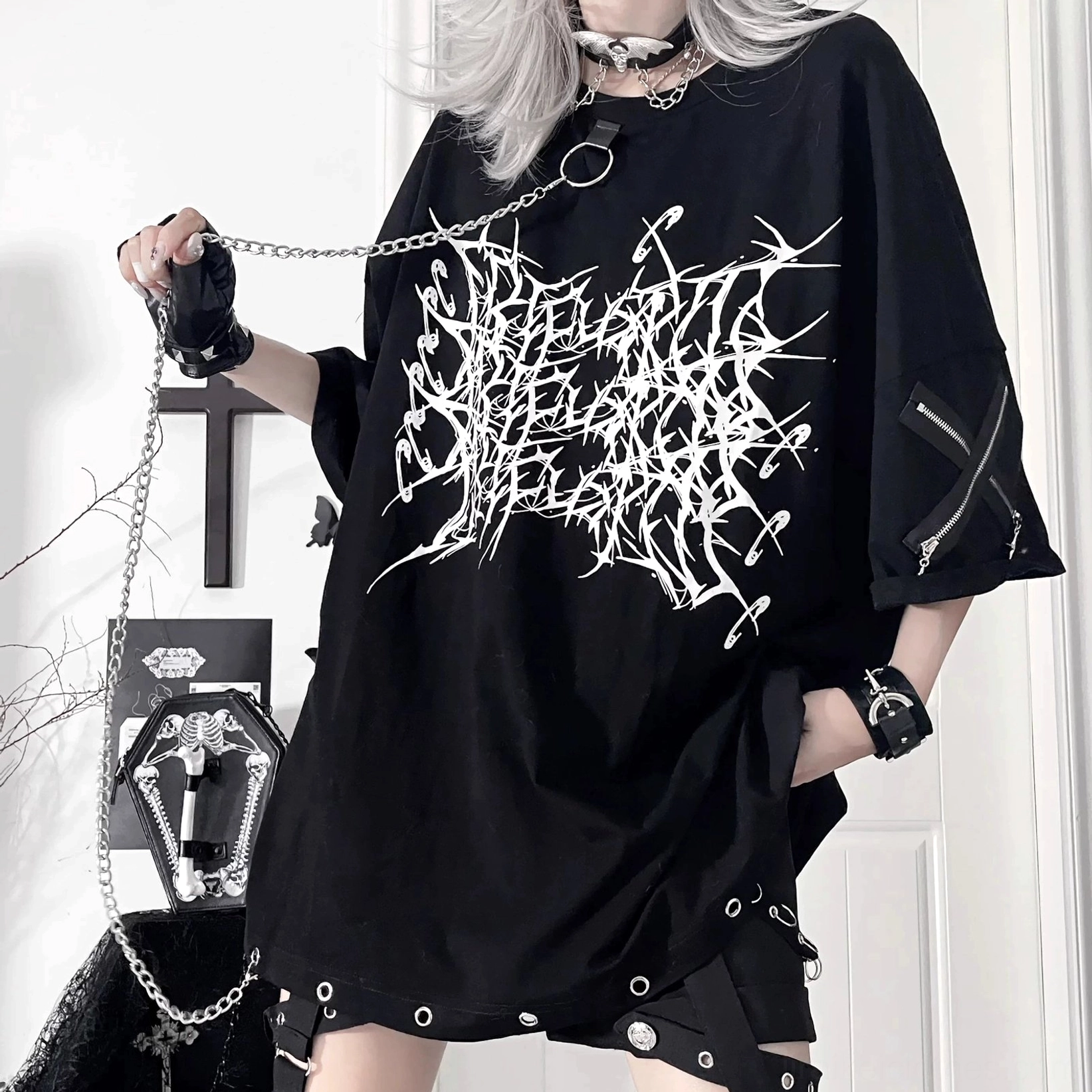 Jirai Kei oversized t-shirt modeled showing comfortable loose fit, dropped shoulders and rebellious subculture street style aesthetic