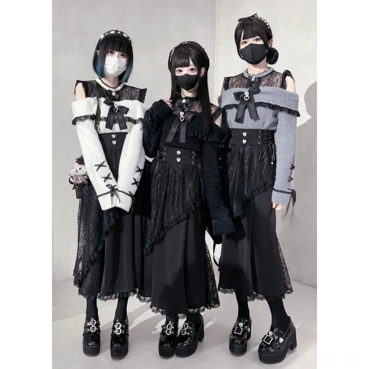 Pink-black Jirai Kei off-shoulder lace patchwork sweater sweet rebellion aesthetic half-body styling cute-edge fusion design
