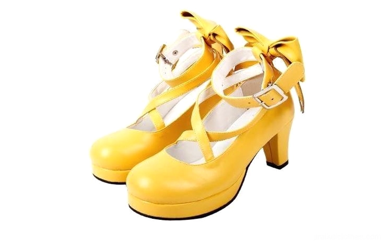 Jirai Kei platform heels with model styling showing how to coordinate with Lolita fashion outfits