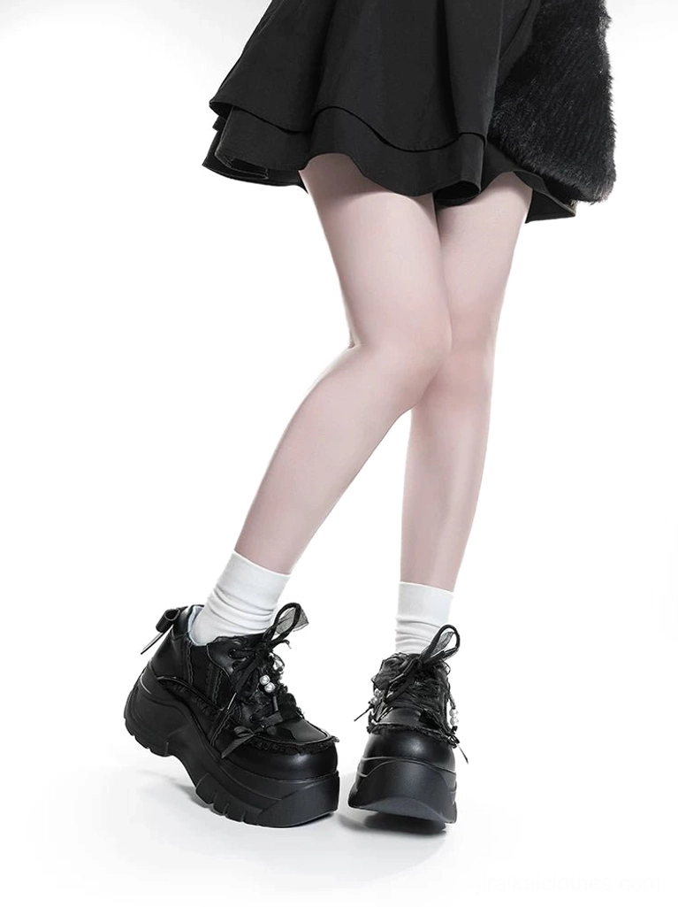 Jirai Kei platform shoes model wearing shot showing how to style with Jirai Kei fashion aesthetic complete outfit presentation