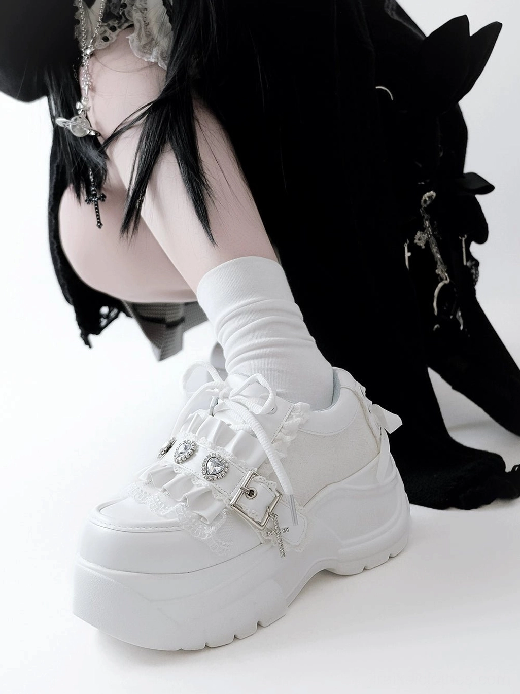 Jirai kei platform shoes styling with gothic lolita coordinate socks accessories subculture fashion ensemble
