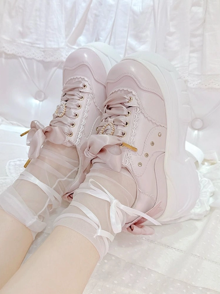 Jirai Kei platform shoes styling pairing ideas, outfit combinations, fashion coordination with skirts socks accessories, complete look examples