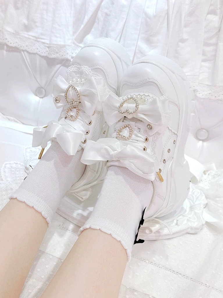 Jirai Kei platform shoes Tenshi angel fusion aesthetic, edgy sweet contradiction, rebellious cute style, alternative fashion statement