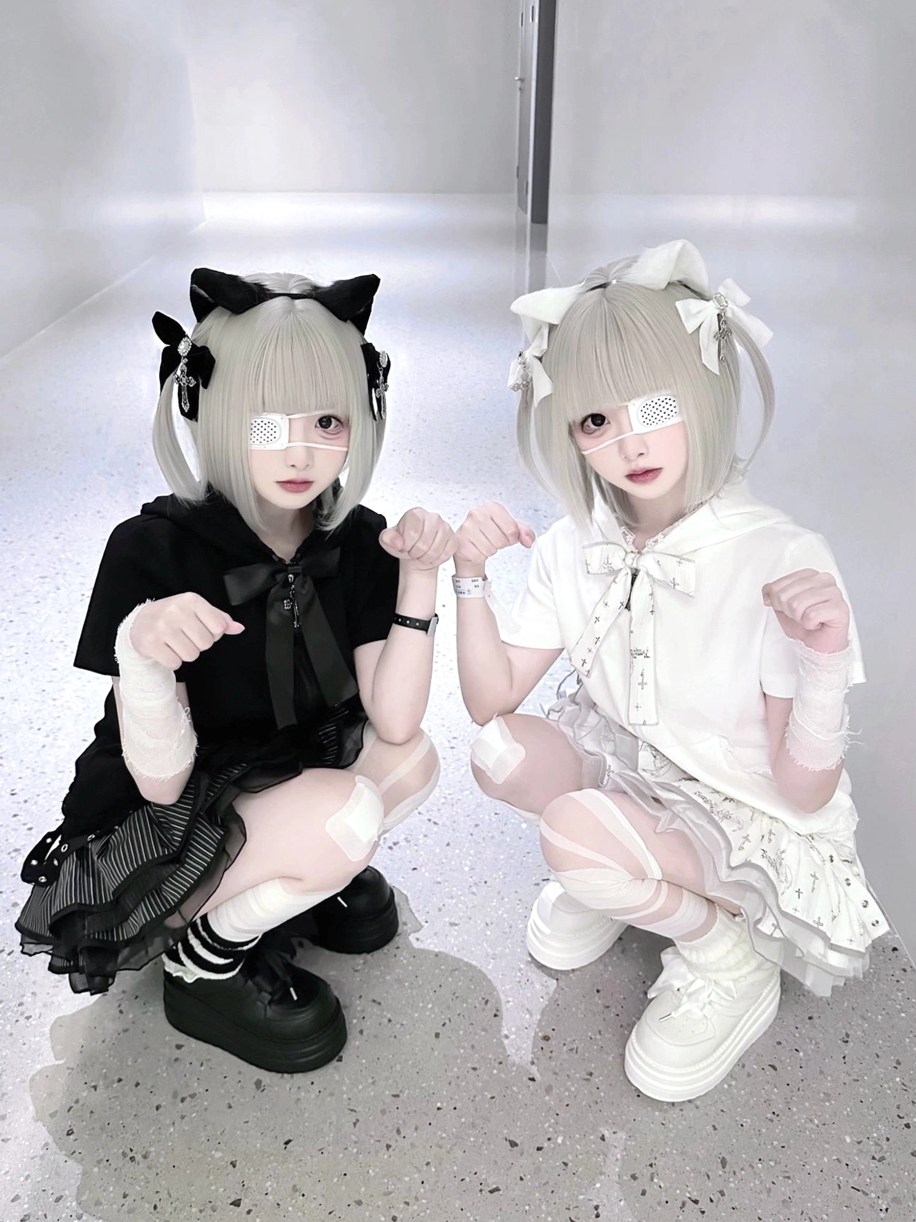 Jirai Kei platform sneakers low front view squatting twin models black white outfits frilly details round thick soles