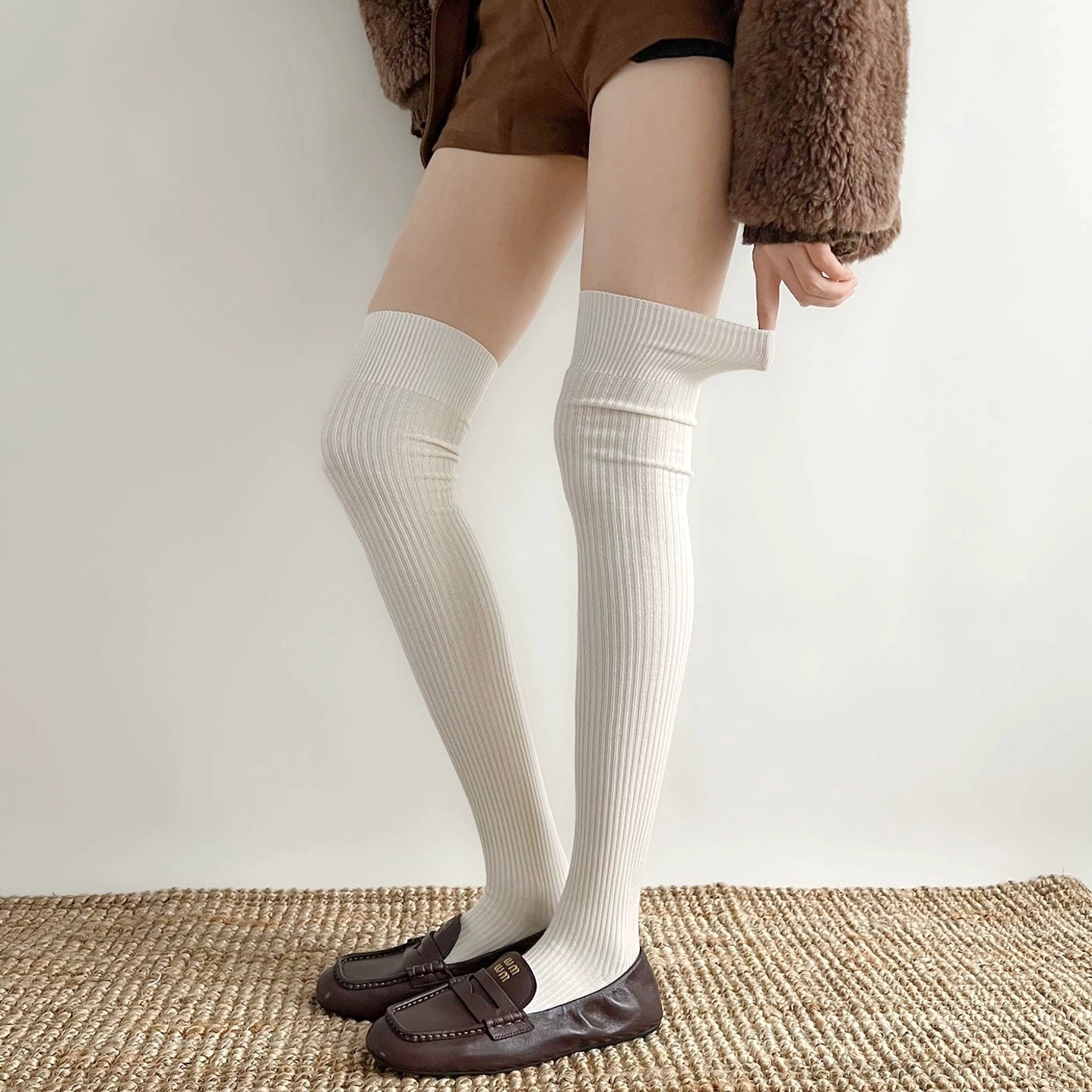 Jirai Kei ribbed socks styling guide multiple colors swatches aesthetic reference