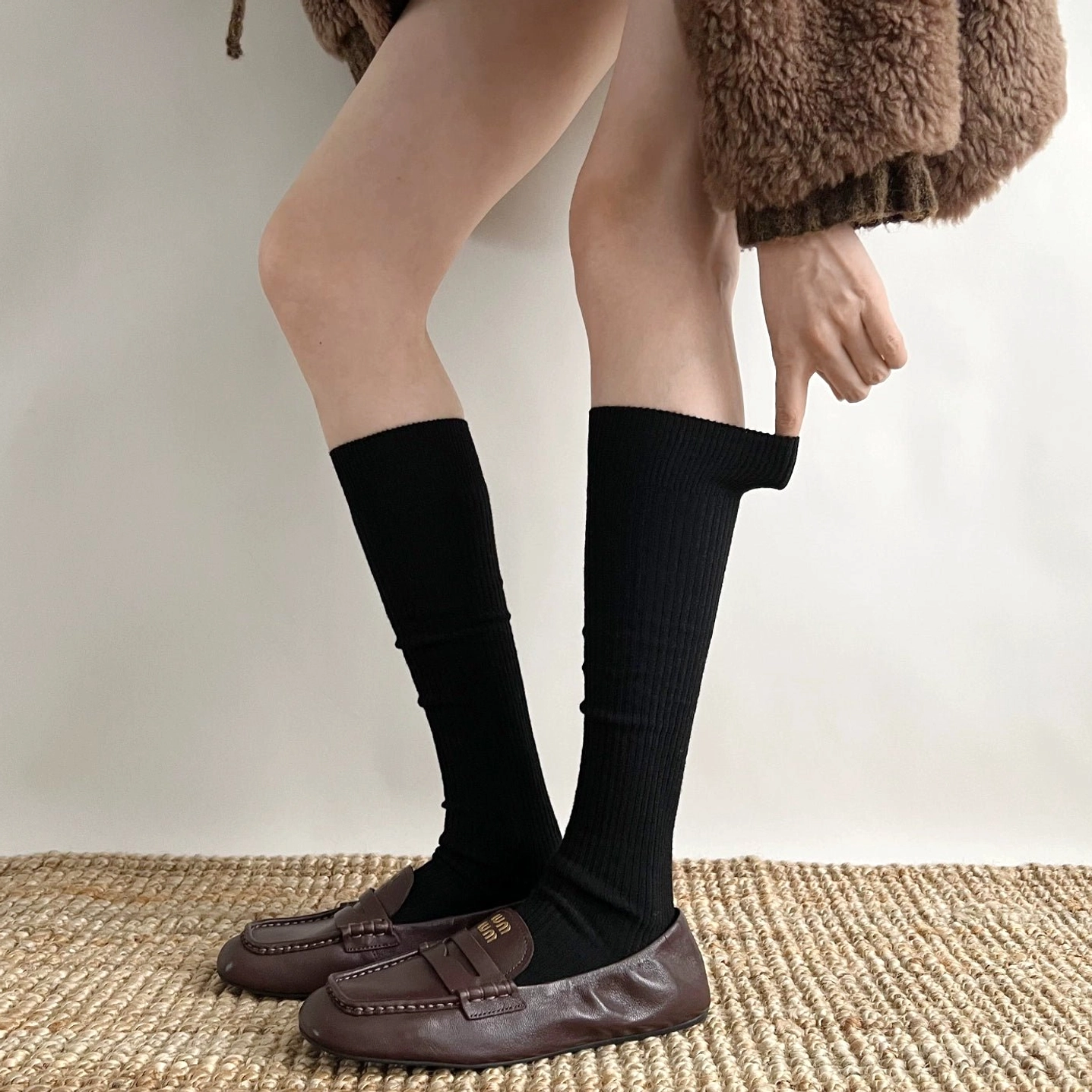 Jirai Kei ribbed socks garter styling provocative aesthetic Japanese youth fashion
