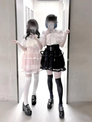 Jirai Kei ryousangata skirt set mirror selfie pink black color ruffled blouse tiered lace skirt models
