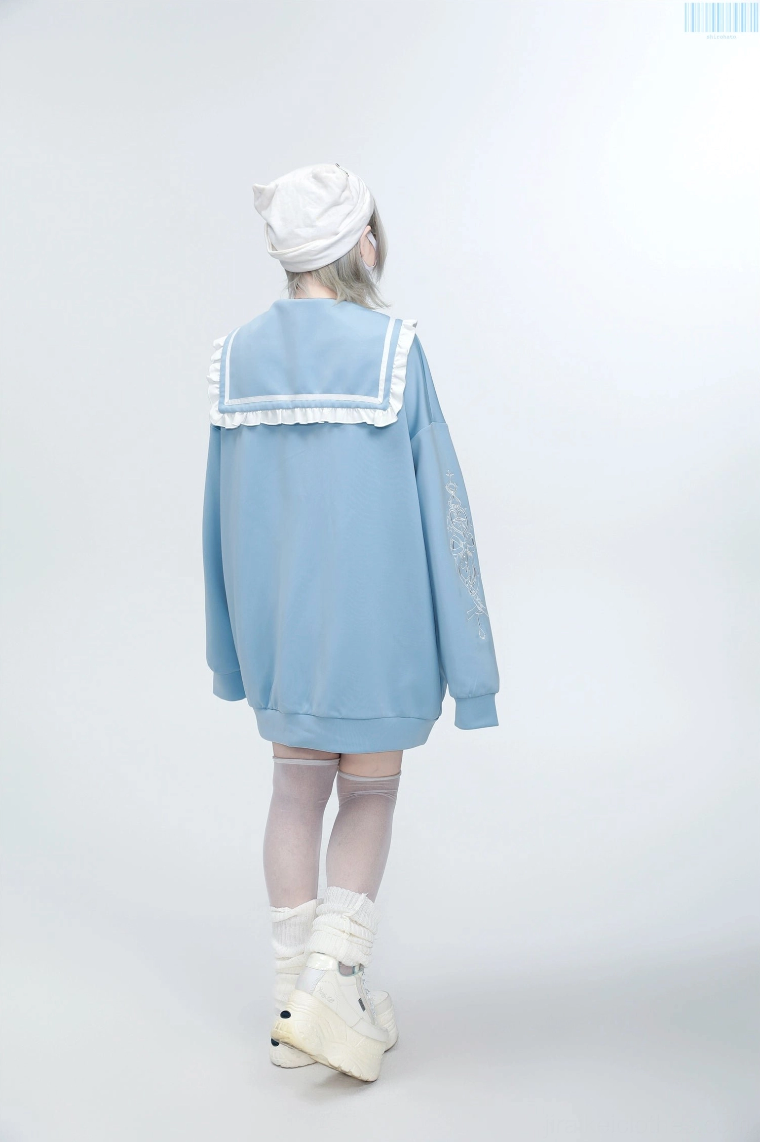 Jirai Kei sailor collar embroidered jacket heart zipper closure functional design detail close-up view