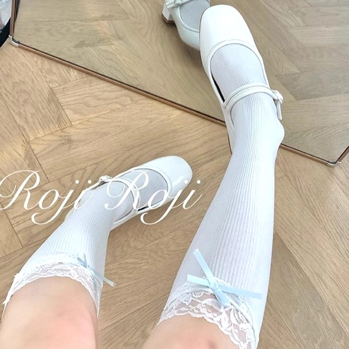 Jirai Kei lace bow socks color variations white light blue light pink bow options Lolita fashion