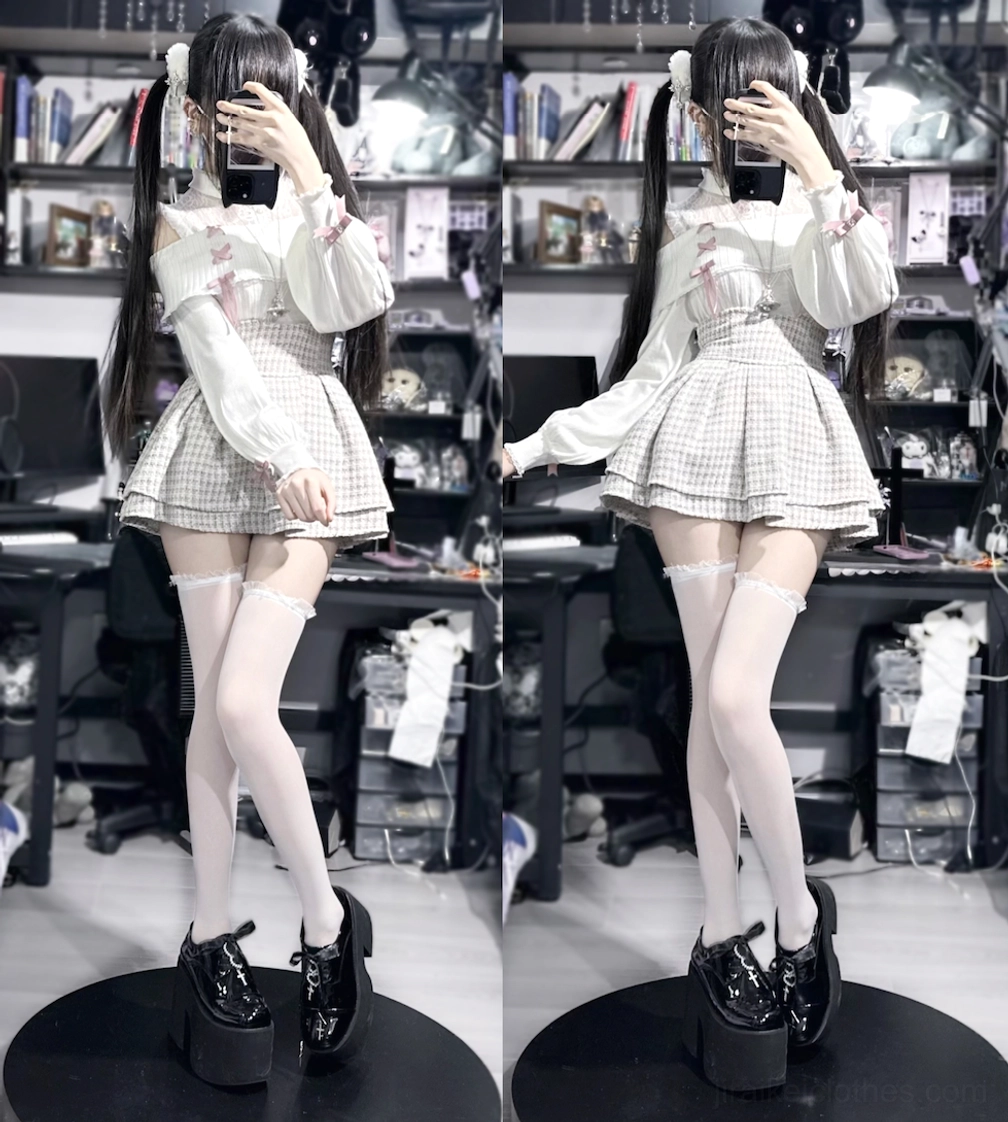 Jirai Kei lace knit sweater size comparison M and L showing fit difference and oversized styling potential