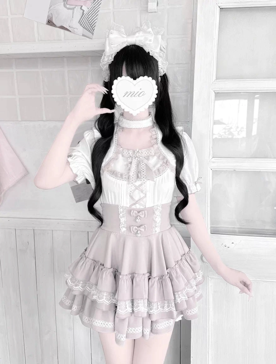 Jirai Kei tiered skirt waist detail showing detachable bows back zipper and adjustable waist tie construction