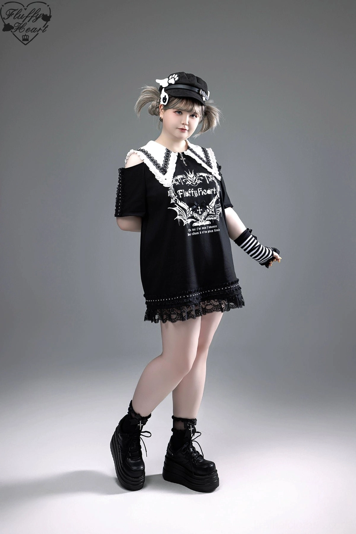 Jirai Kei T-shirt dress in various color combinations showing mix-and-match potential with different apron colors