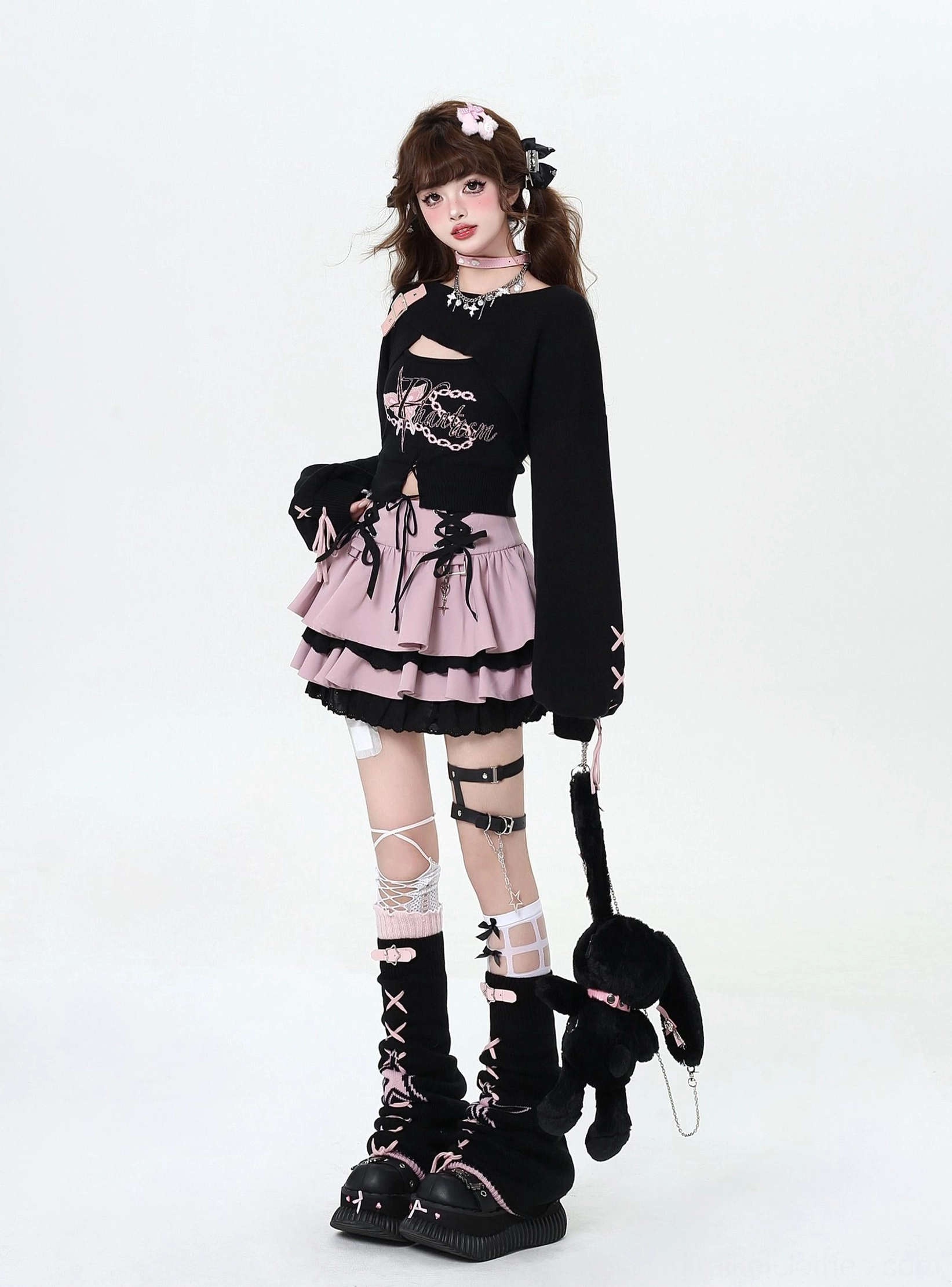 Jirai Kei two-piece knit set on model showing complete Jirai Kei outfit styling with accessories
