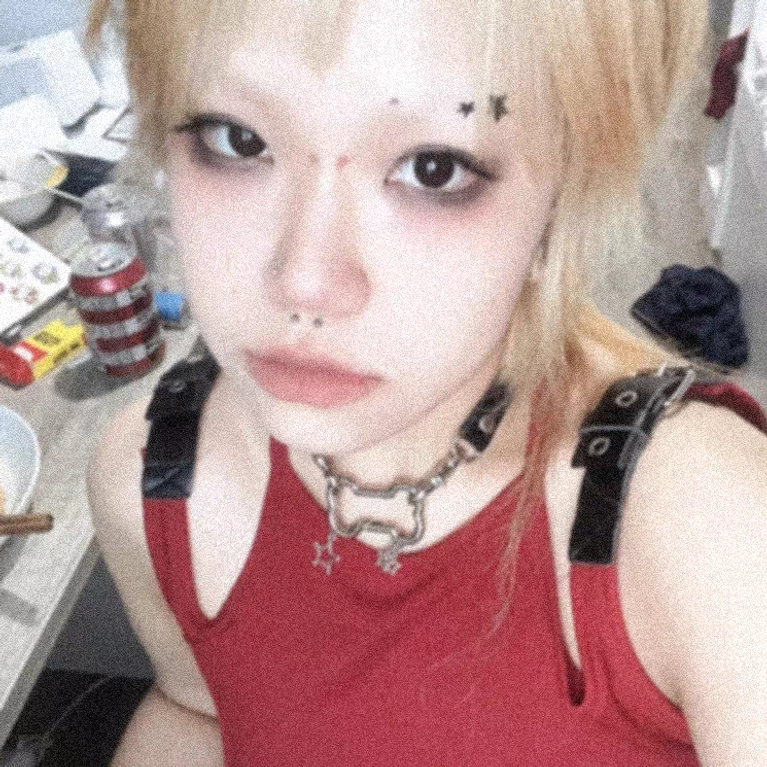 White Jirai Kei choker with silver alloy bone links and star pendants adjustable fit necklace detail shot