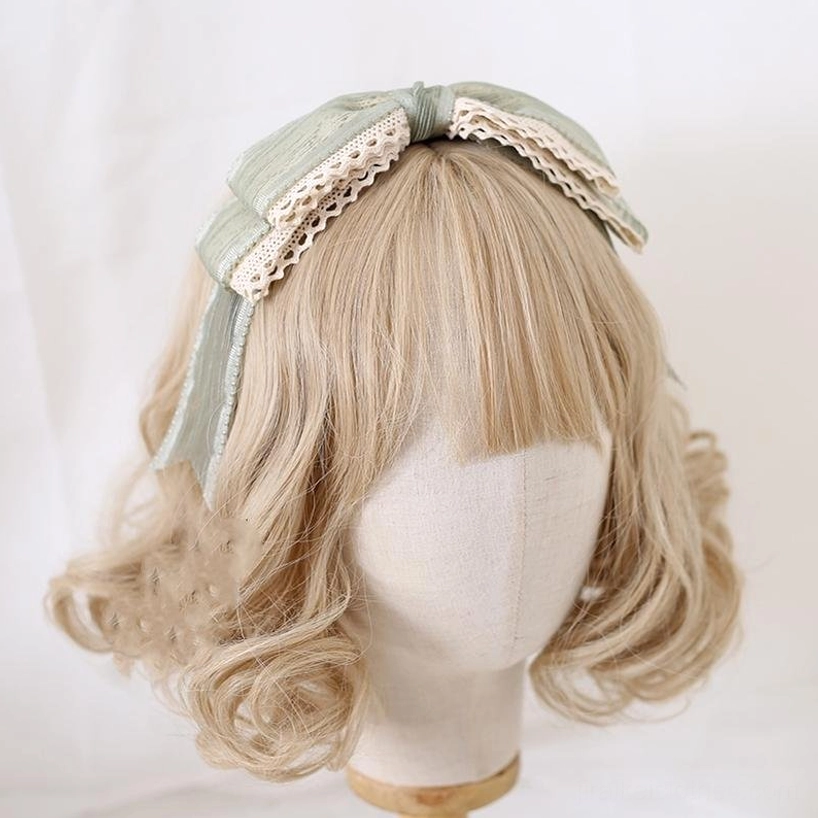 Key-shaped matcha green Jirai Kei hair clasp featuring decorative key motif symbolism, vintage-inspired metalwork design for alternative fashion enthusiasts