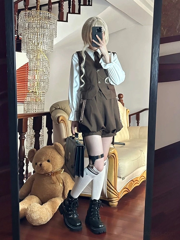 Ouji Lolita detective outfit fabric detail showcasing premium serge weave, twill accessories, retro button quality, embroidery craftsmanship, and durable construction for long-term wear