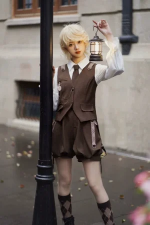 Detective Ouji Lolita outfit full-body front view on blonde model beside vintage street lamppost, wearing argyle pattern socks and holding antique metal lantern, complete steampunk aristocrat aesthetic