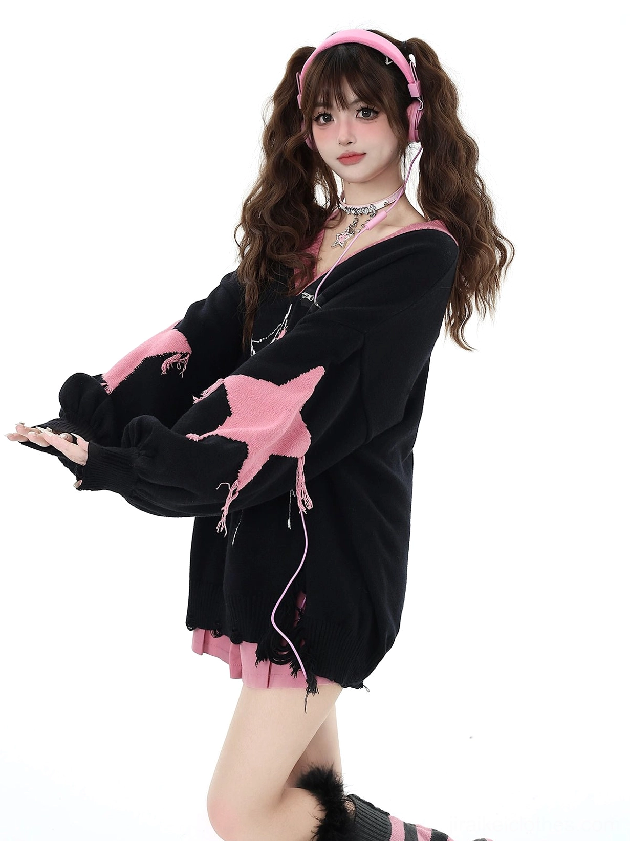 Pink Jirai Kei knit sweater oversized silhouette with loose lantern sleeves casual wear styling