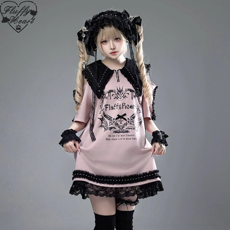 Pink Jirai Kei T-shirt dress worn with detachable suspender apron, full-body styling view showing complete outfit customization options