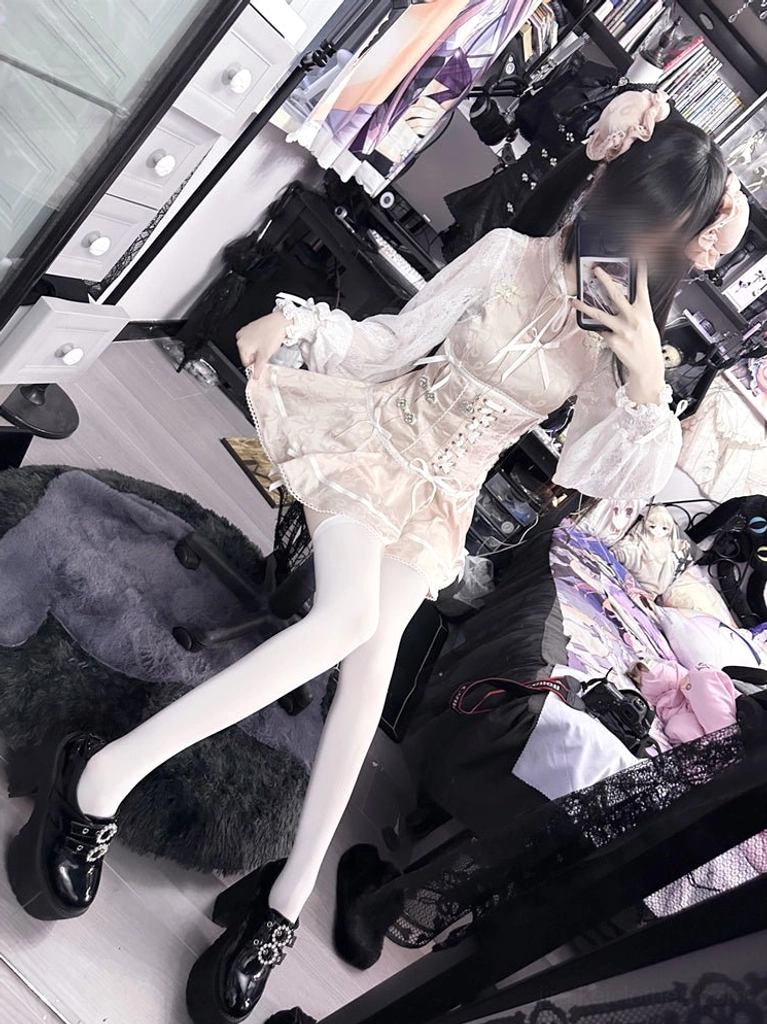 Pink fabric white lace jirai kei cheongsam dress set sweet yet bold aesthetic with kawaii elements and gothic attitude complete styling