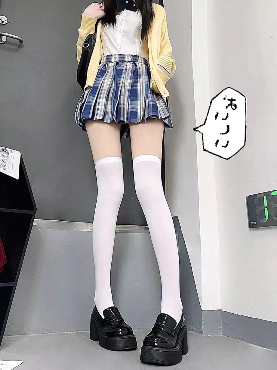 pure white thigh-high hold-up socks plain solid jirai kei jk school uniform styling full length front view