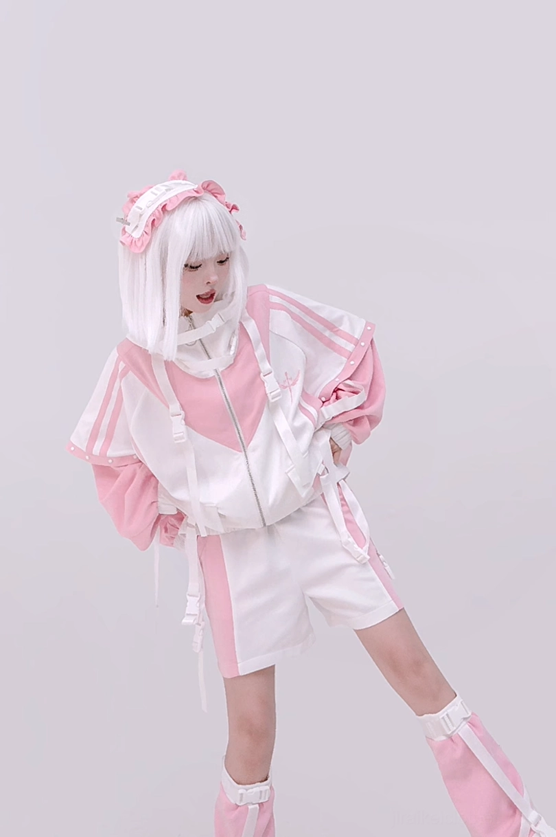 Plus size sporty jacket showing tapered waist and gathered cuffs signature Jirai Kei silhouette