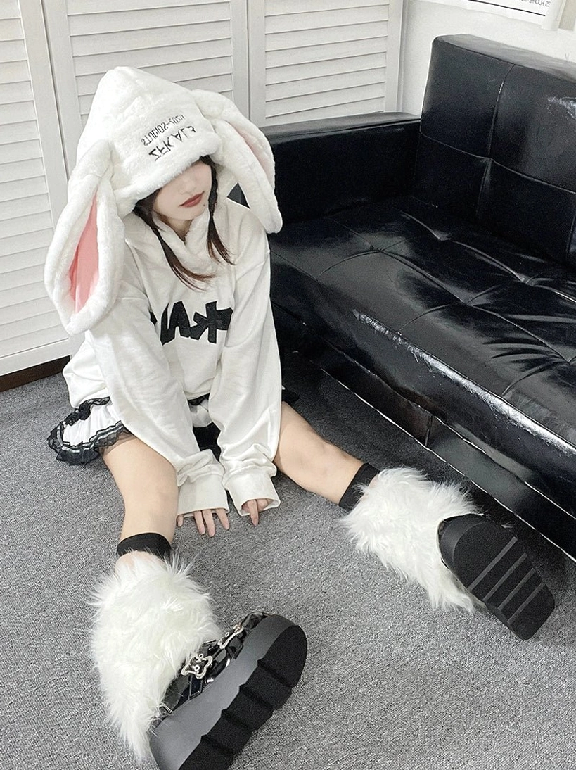 Punk platform shoes jirai kei Y2K casual rebellion boyfriend jeans oversized hoodie statement piece footwear