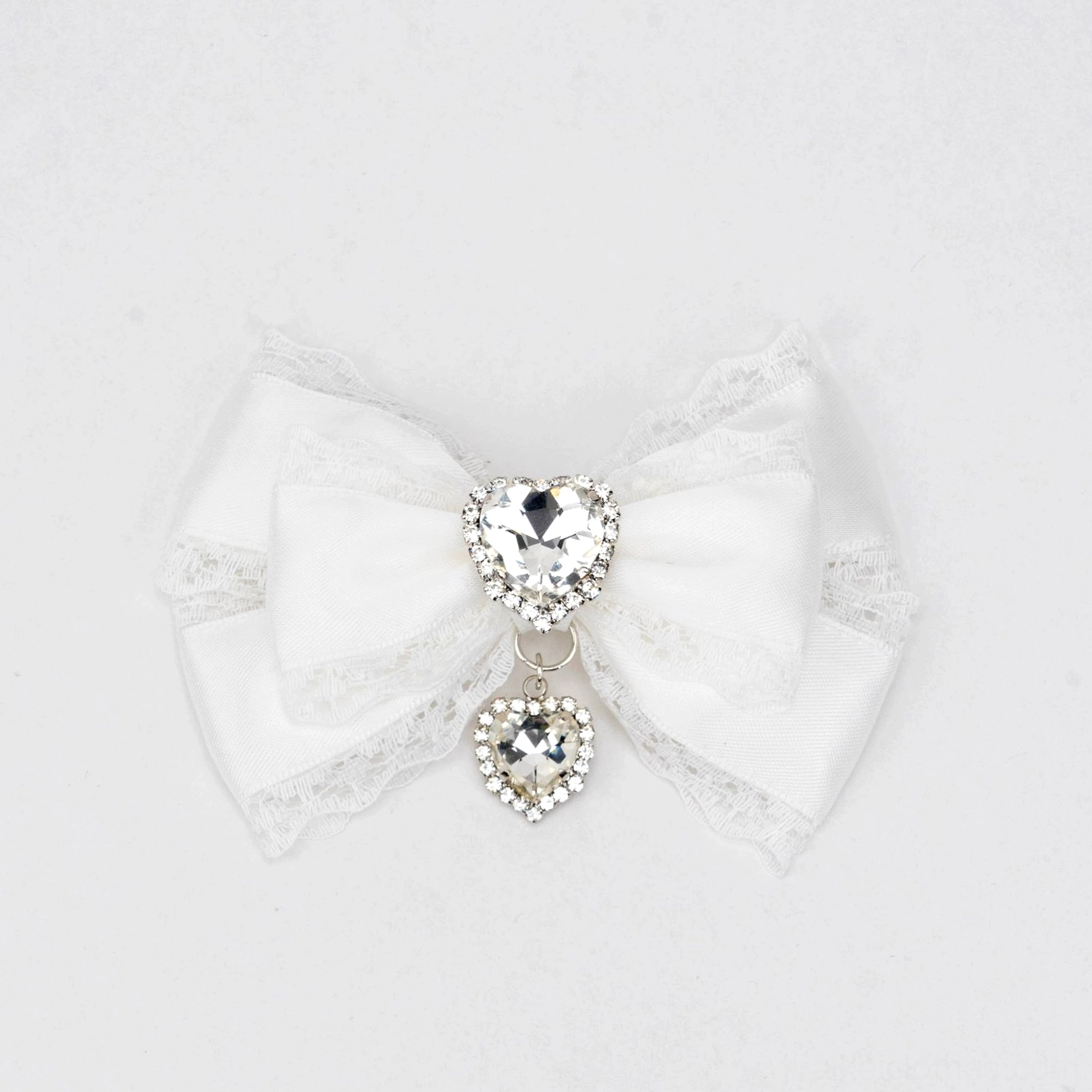 pure white jirai kei bow hair clip all-white satin with white lace heart rhinestone decoration pendant