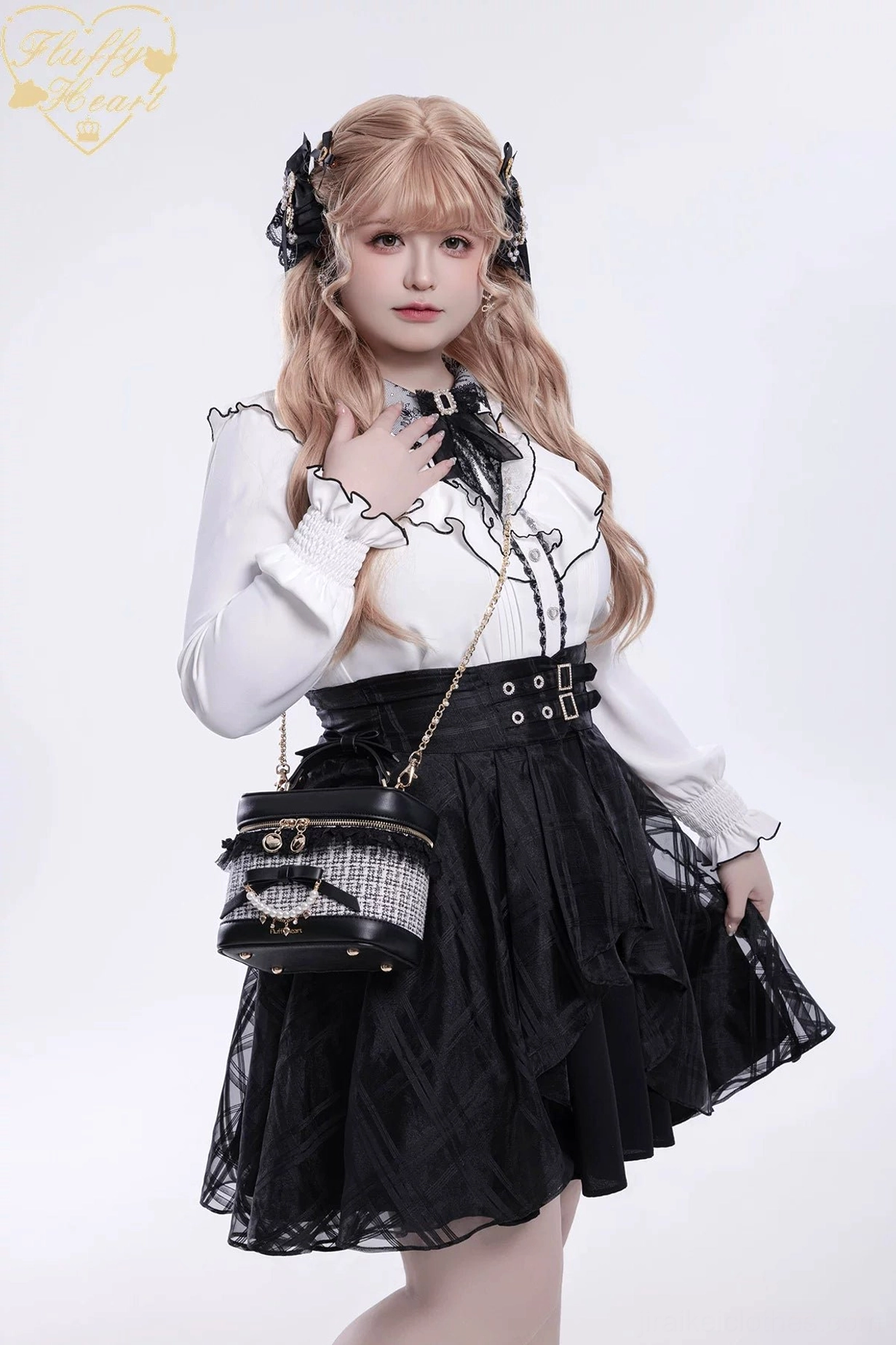 Ryousangata bucket bag color variants comparison off-white pink black material quality finish