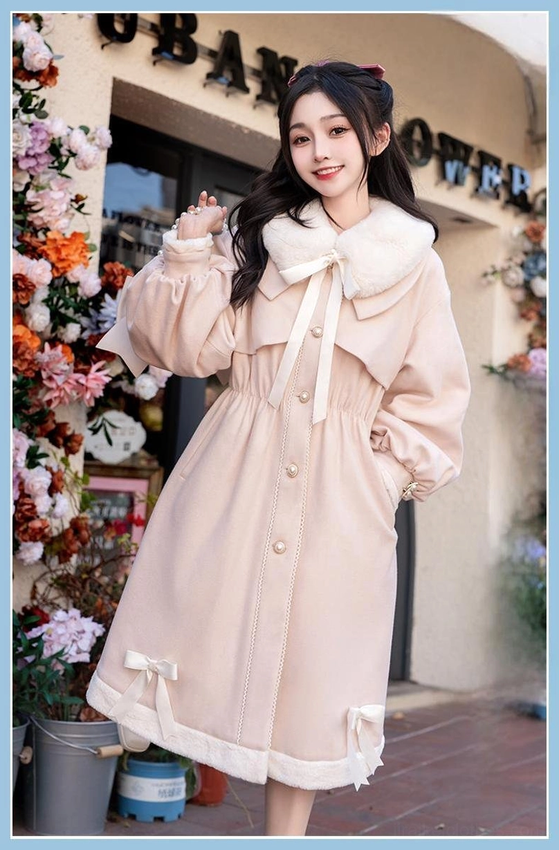 Ryousangata Jirai Kei winter coat collar options - detachable plush collar and Peter Pan collar styling showing versatile aesthetic flexibility