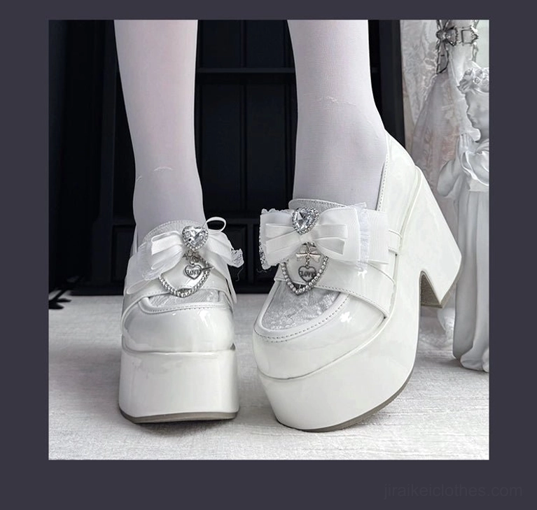 Ryousangata platform loafers showcasing the elevated chunky platform sole construction and height comparison, design feature highlight